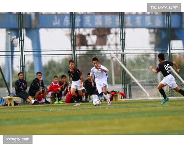 “欧冠梦想”青训营在非洲启动，为贫困儿童提供足球培训